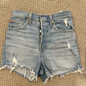 Levi’s Ribcage Shorts